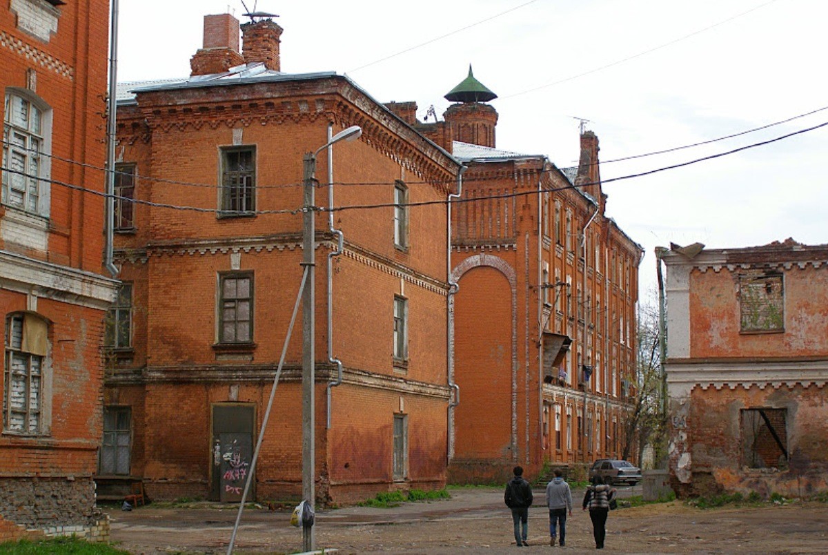 Морозовские казармы в твери фото