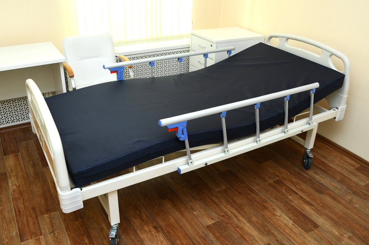 Старые модели медицинских кроватей