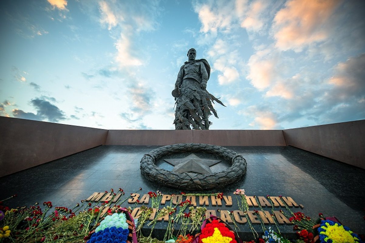 Открытие солдату. Музей Победы РЖЕВСКИЙ мемориал. Мемориал советскому солдату Тверская область советскому. РЖЕВСКИЙ мемориал советскому солдату, Тверская область. Памятник советскому солдату Тверская область.