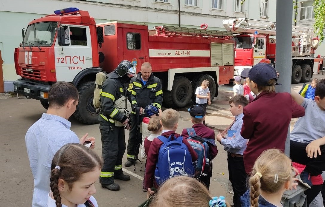 Учебная тренировка пожар. Учебная пожарная эвакуация. Тренировка эвакуации. ПСЧ 1. Учебная эвакуация в школе.