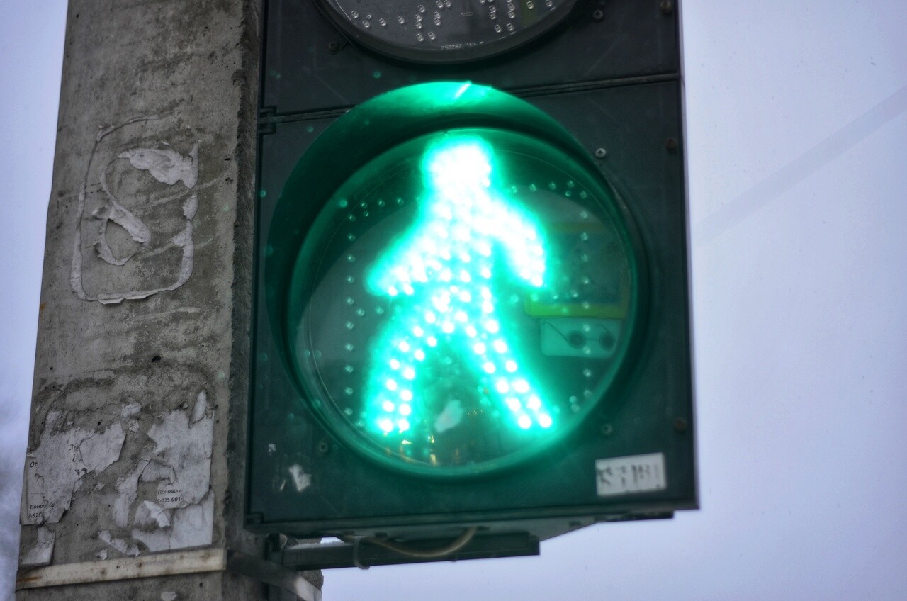 светофор, пешеходный переход
