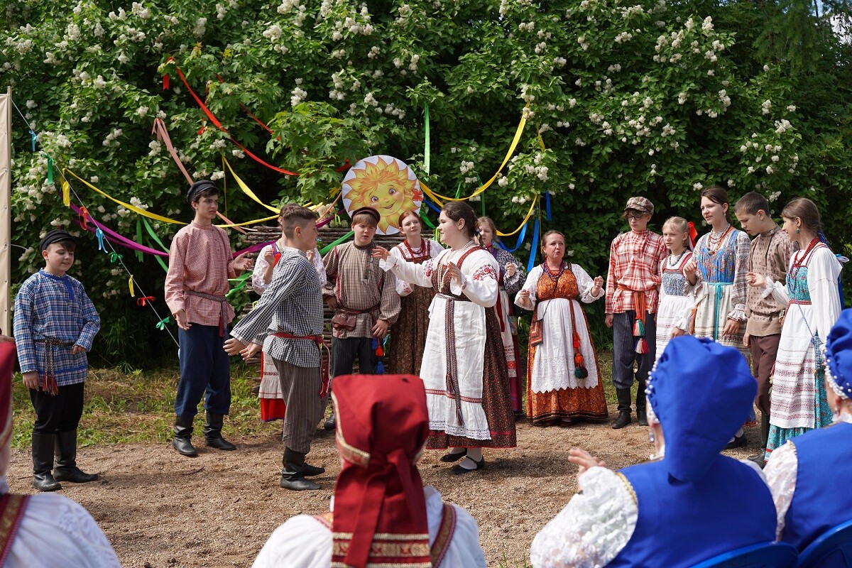 Под Торжком пройдут традиционные «Троицкие гуляния в Василево» - Караван  Ярмарка