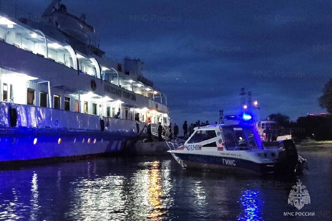 теплоход москва на волге