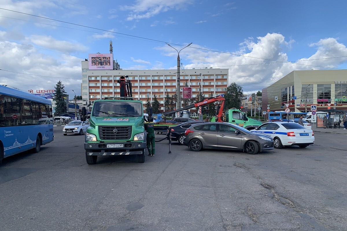 Всё, приехали! Серость и беспорядок привокзальной площади в Твери - Караван  Ярмарка