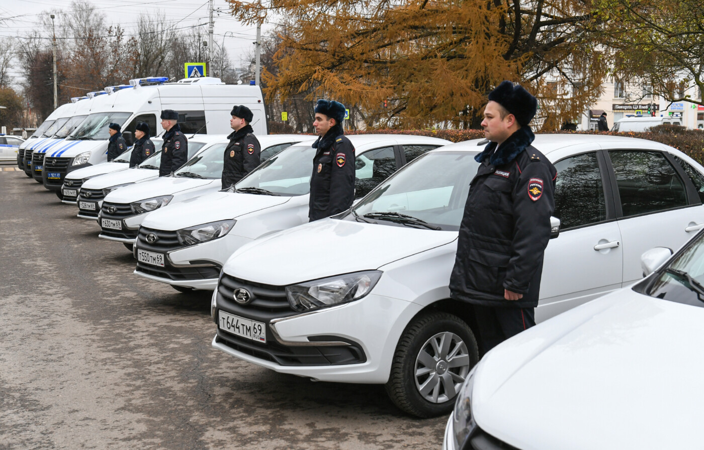 Полиция Тверской области получила новые автомобили к профессиональному  празднику