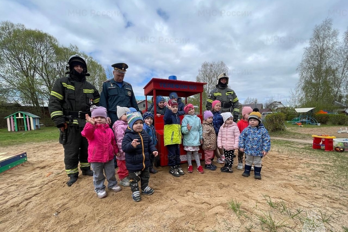 В Тверской области в детском саду появилась пожарная машина