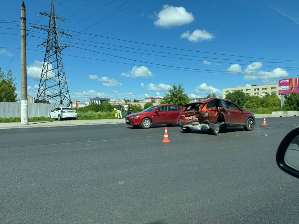 В Московском районе Твери произошло ДТП (фото) - Караван Ярмарка