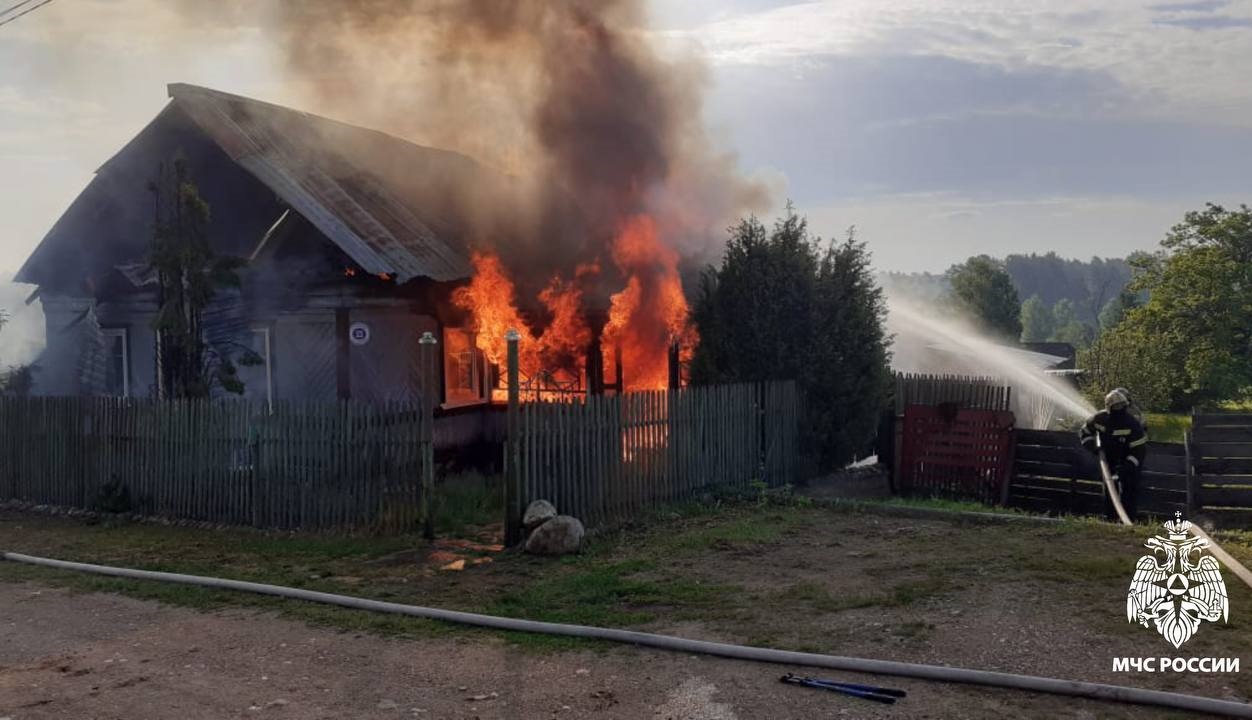 В Тверской области горел жилой дом - Караван Ярмарка