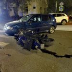 столкновение мотоцикла и автомобиля