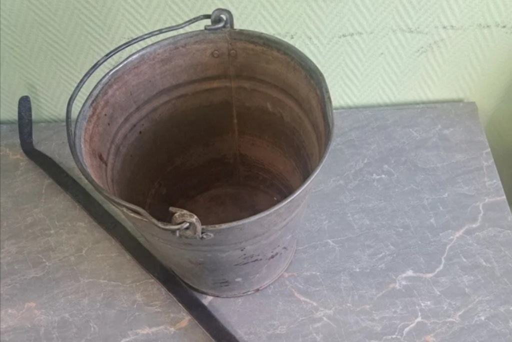 поссорились двое приятелей